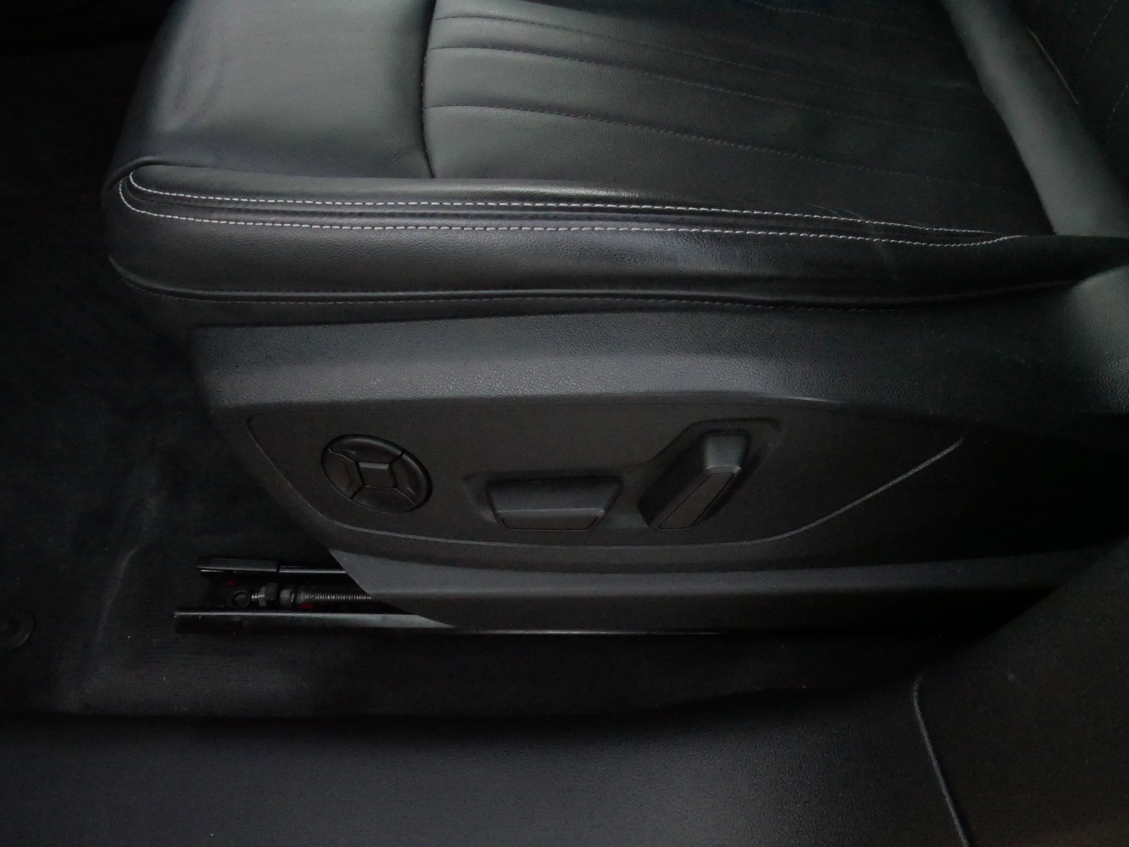 Used 2022 Audi e-tron Premium w/ Convenience Plus Package image 20