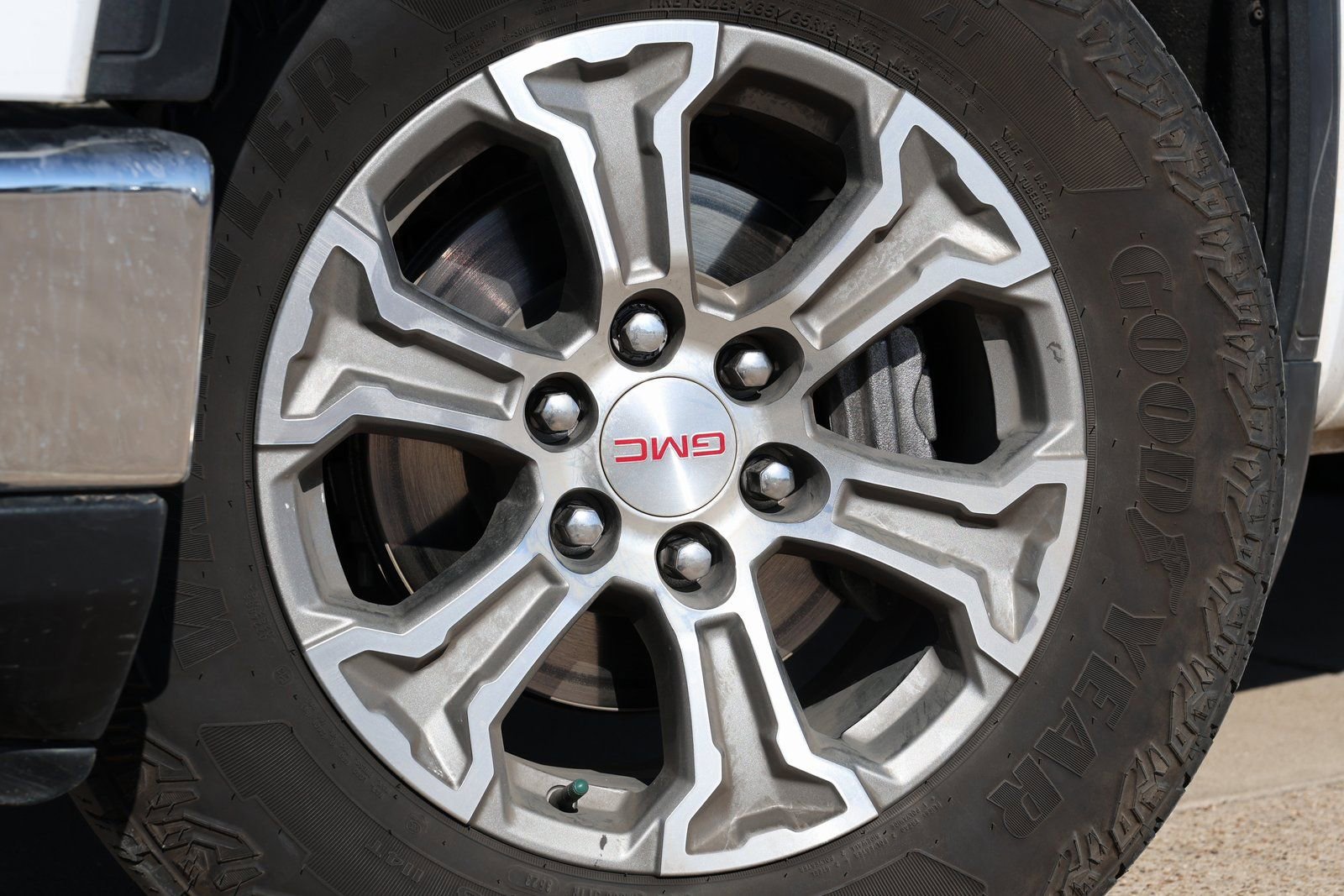 Used 2024 GMC Sierra 1500 SLT w/ X31 Off-Road Package image 12