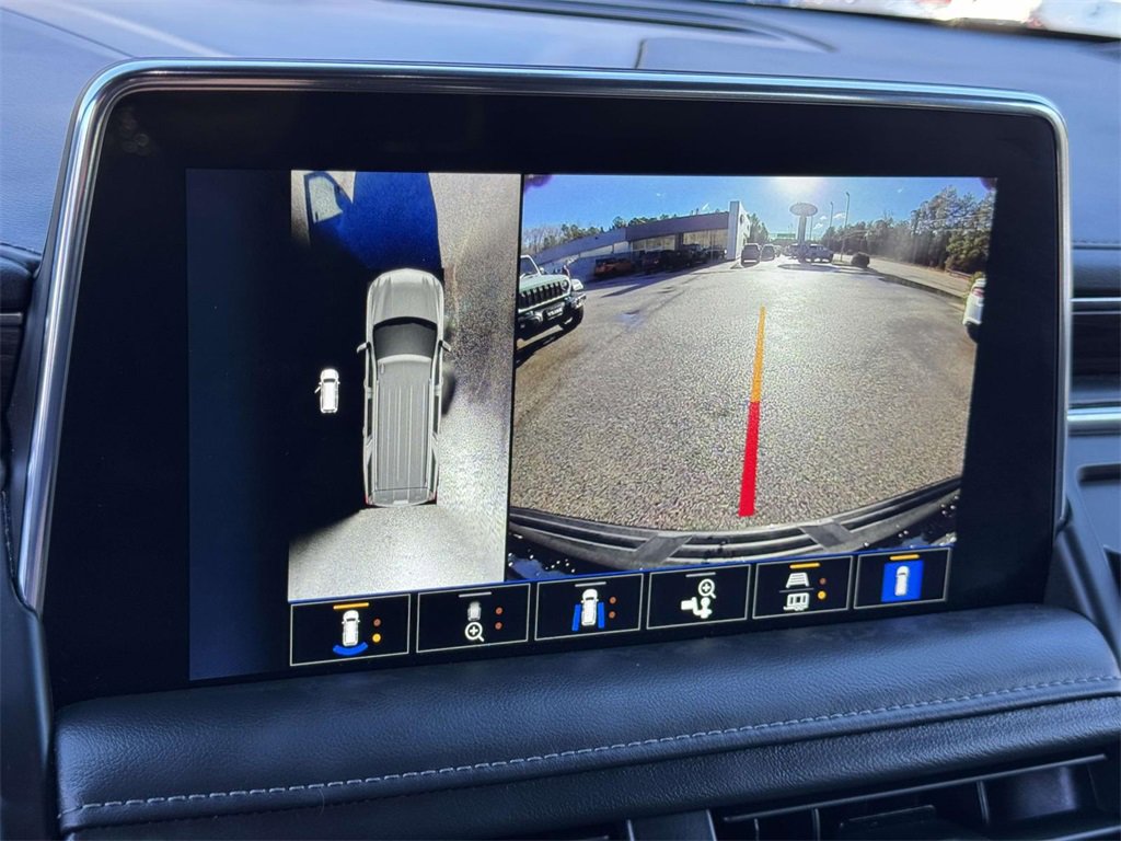 Used 2023 Chevrolet Suburban Z71 w/ Luxury Package image 4