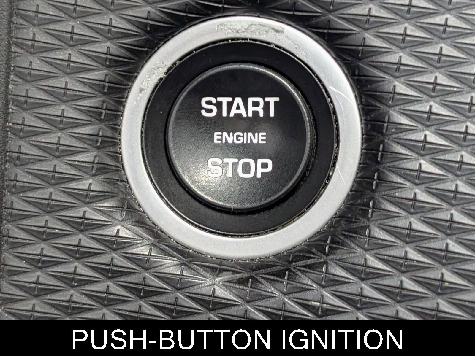 Used 2018 Land Rover Range Rover Velar S image 28