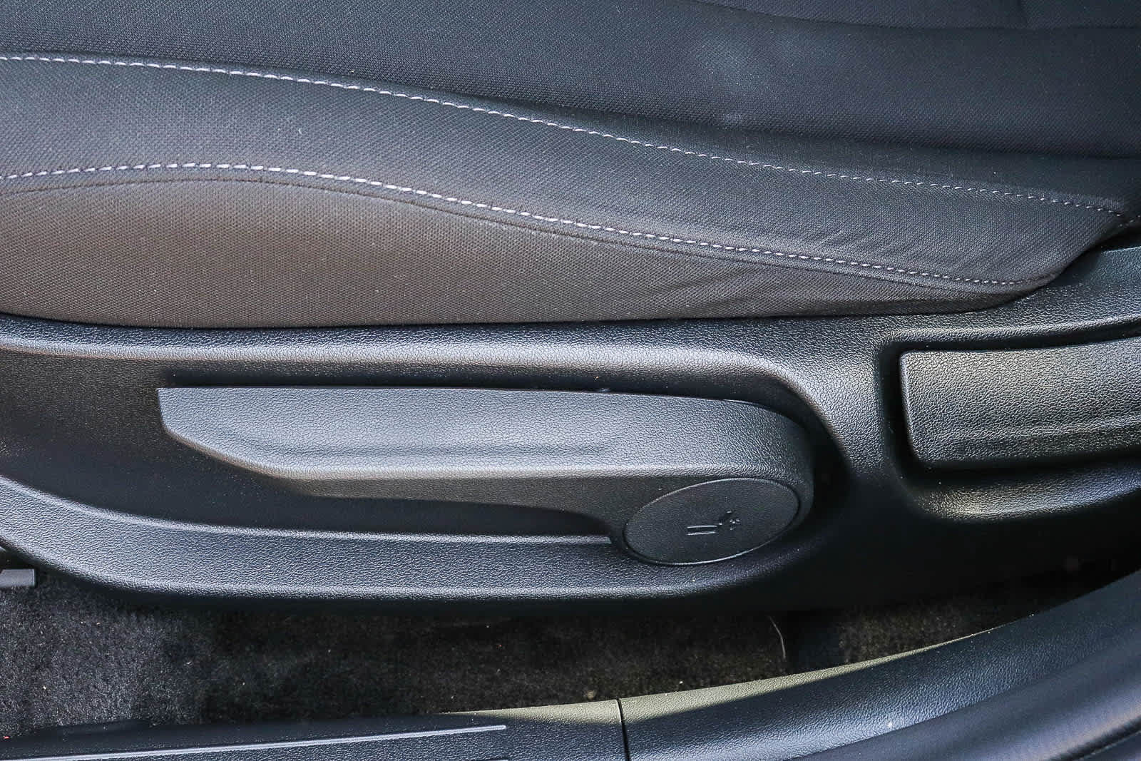 Used 2023 Hyundai Elantra SEL FWD image 29