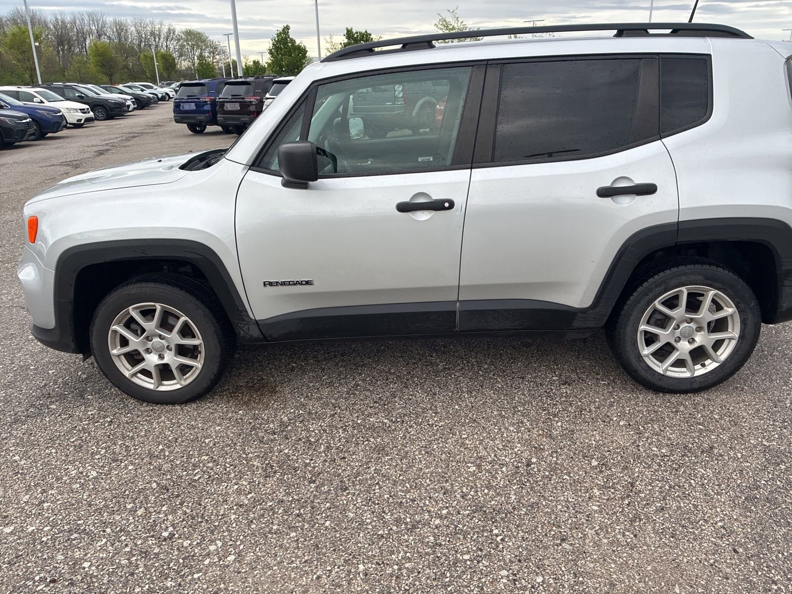 Used 2019 Jeep Renegade Sport w/ Sport Appearance Group image 21