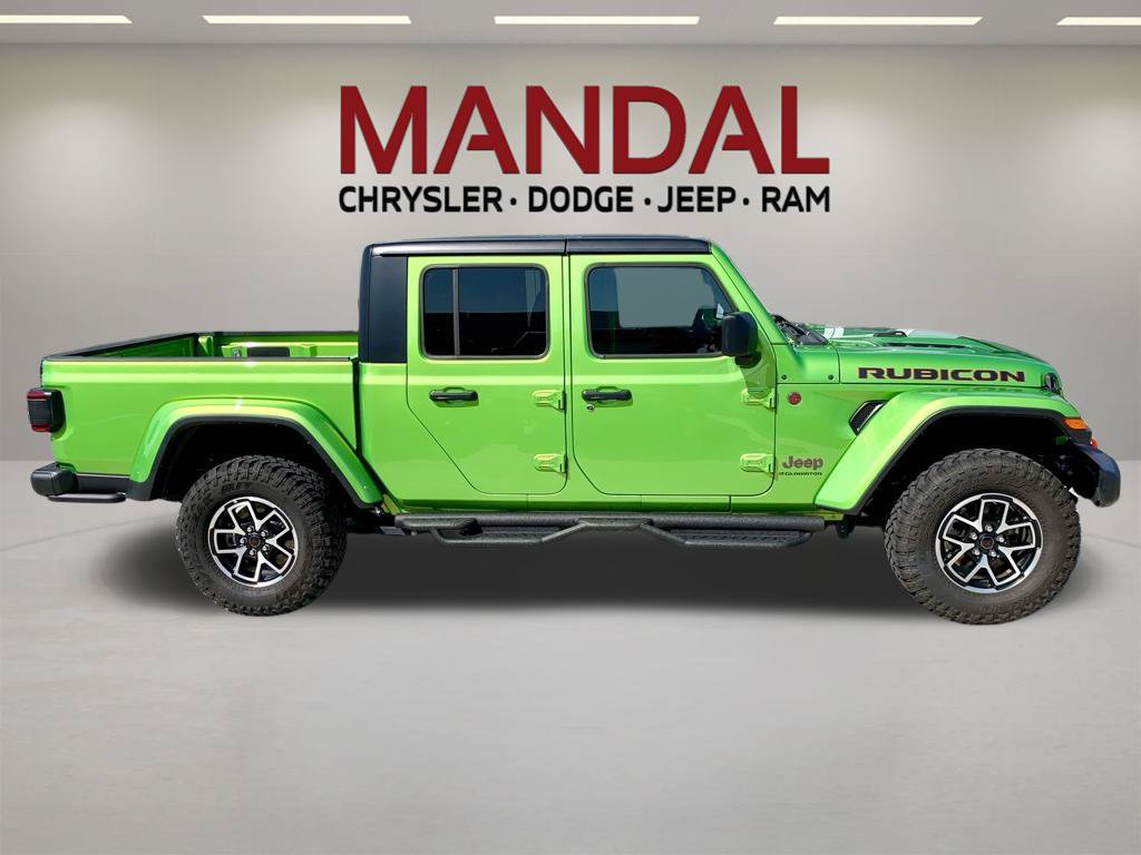 Used 2025 Jeep Gladiator Rubicon w/ Convenience Group AWD/4WD image 4