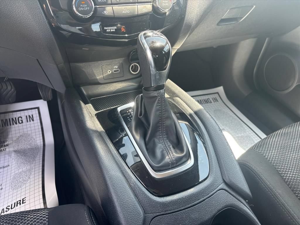 Used 2022 Nissan Rogue Sport SV FWD image 18