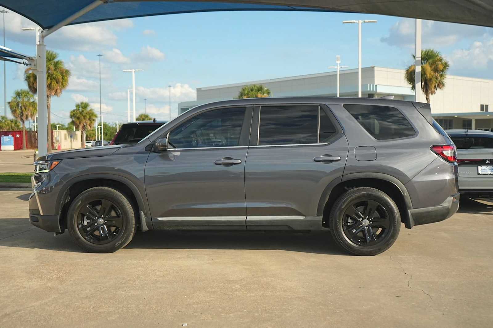 Used 2025 Honda Pilot EX-L image 3