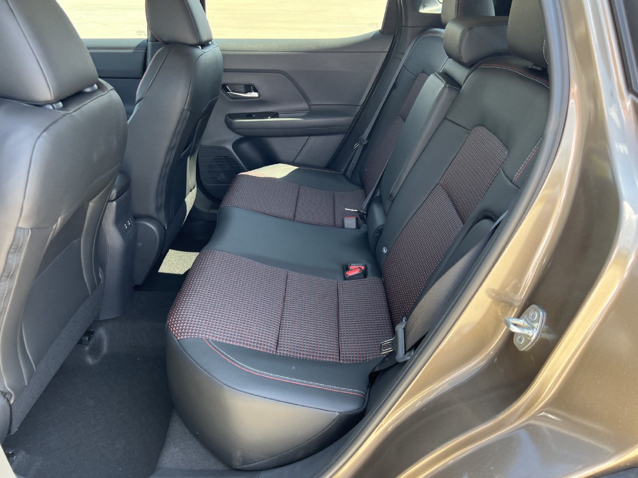 New 2027 Nissan Kicks SR FWD image 13