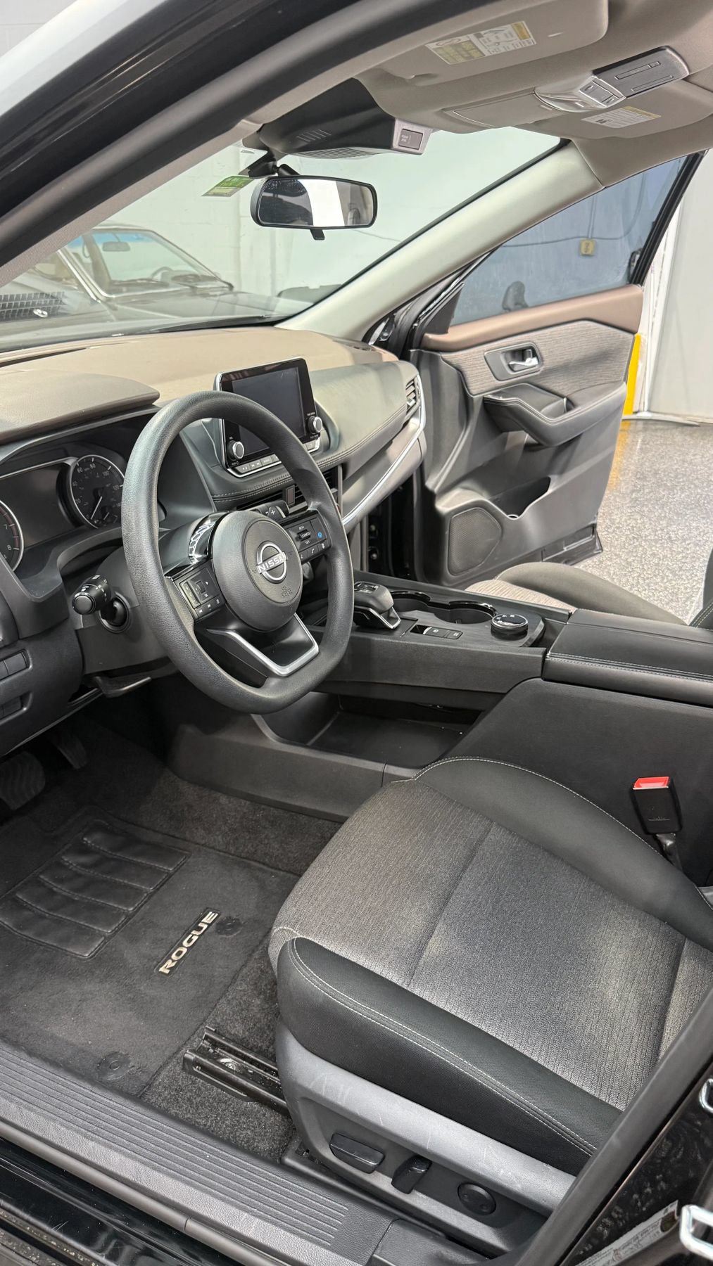 Used 2023 Nissan Rogue SV AWD/4WD image 50