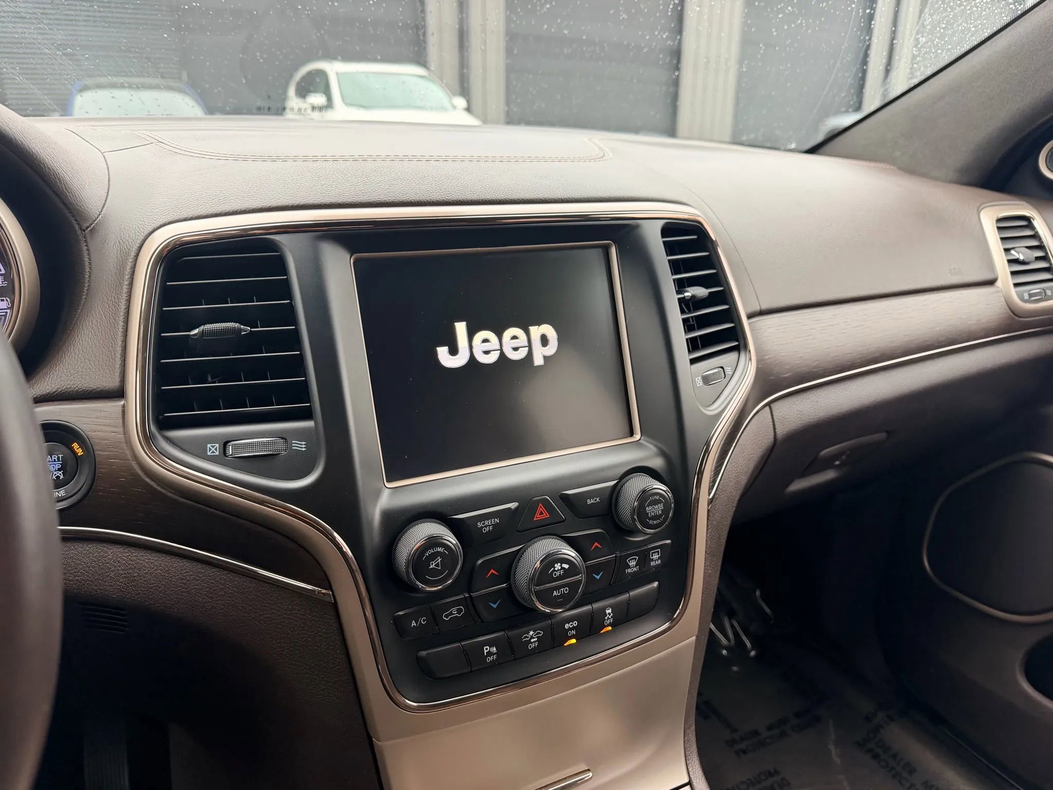 Used 2014 Jeep Grand Cherokee Summit AWD/4WD image 13