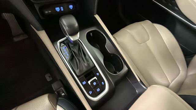 Used 2019 Hyundai Santa Fe Limited AWD/4WD image 19