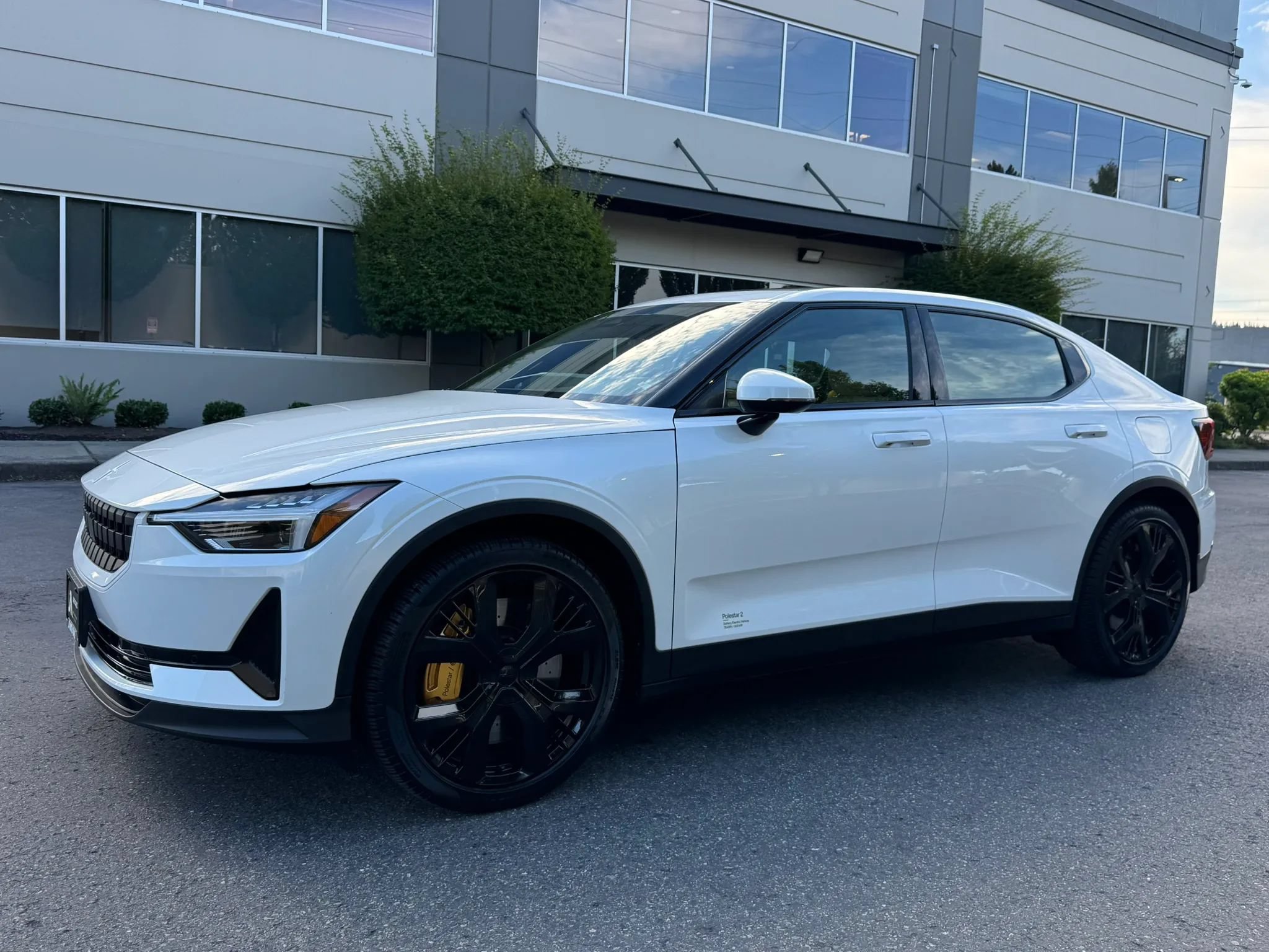 Used 2022 Polestar Polestar 2 w/ Performance Package AWD/4WD image 5