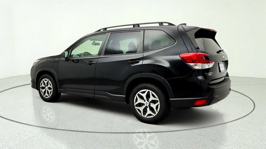 Used 2022 Subaru Forester Premium AWD/4WD image 7