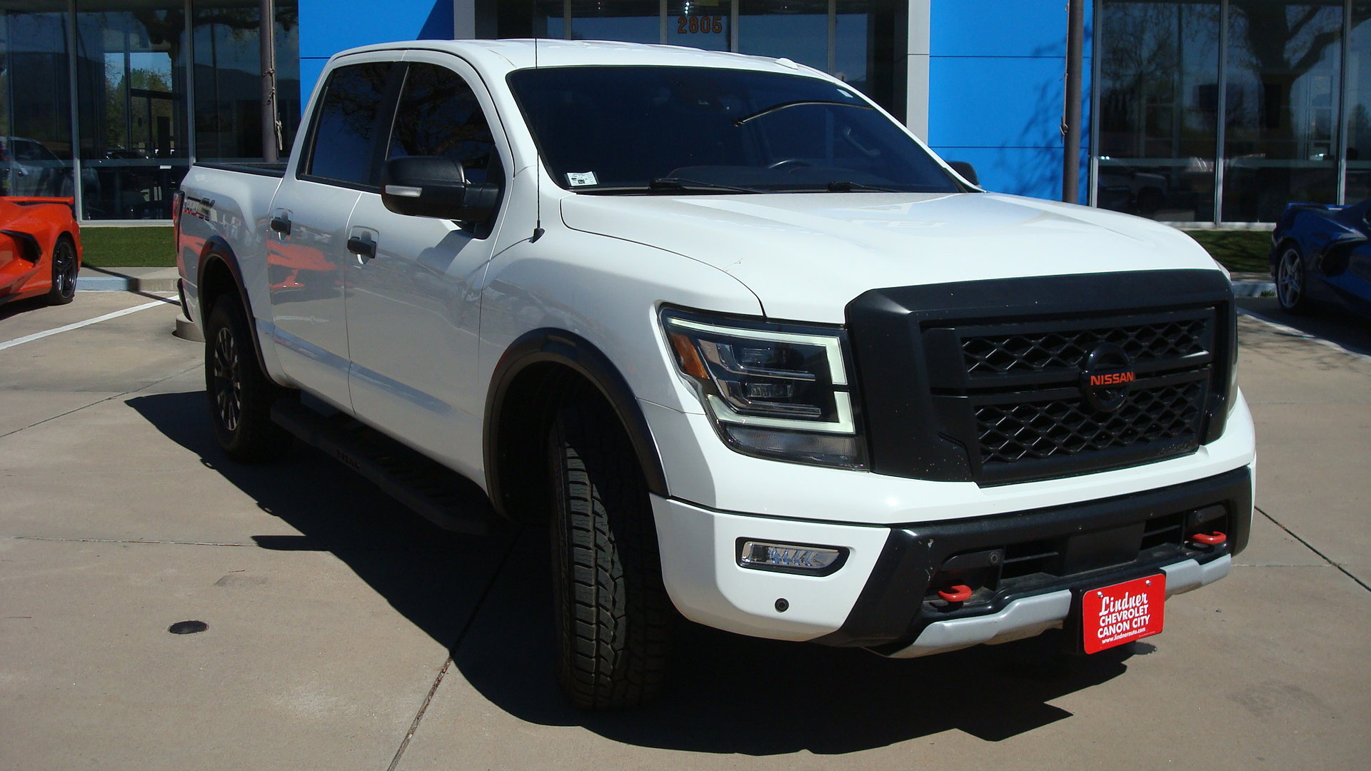 Used 2021 Nissan Titan PRO-4X w/ Pro-4x Convenience Package image 3