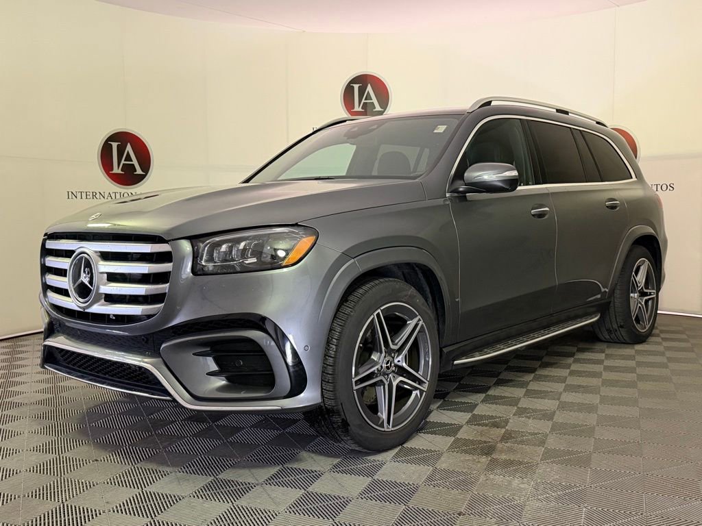 Used 2025 Mercedes-Benz GLS 450 4MATIC image 3