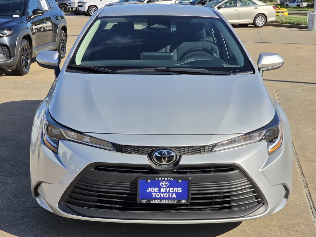 Used 2026 Toyota Corolla LE FWD image 3