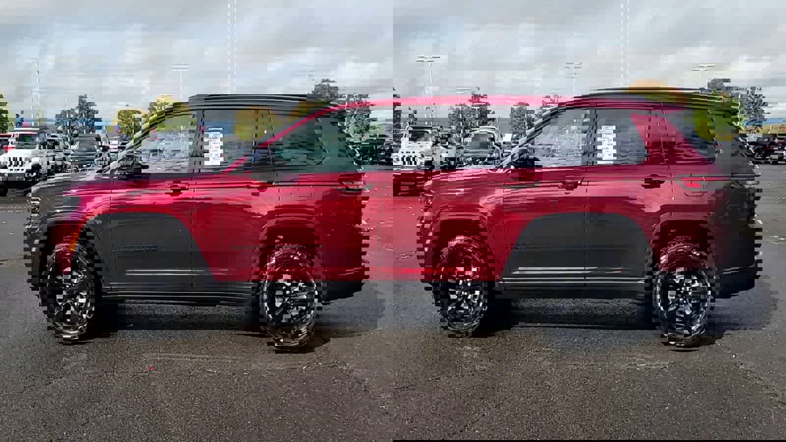 New 2025 Jeep Grand Cherokee L Altitude image 5