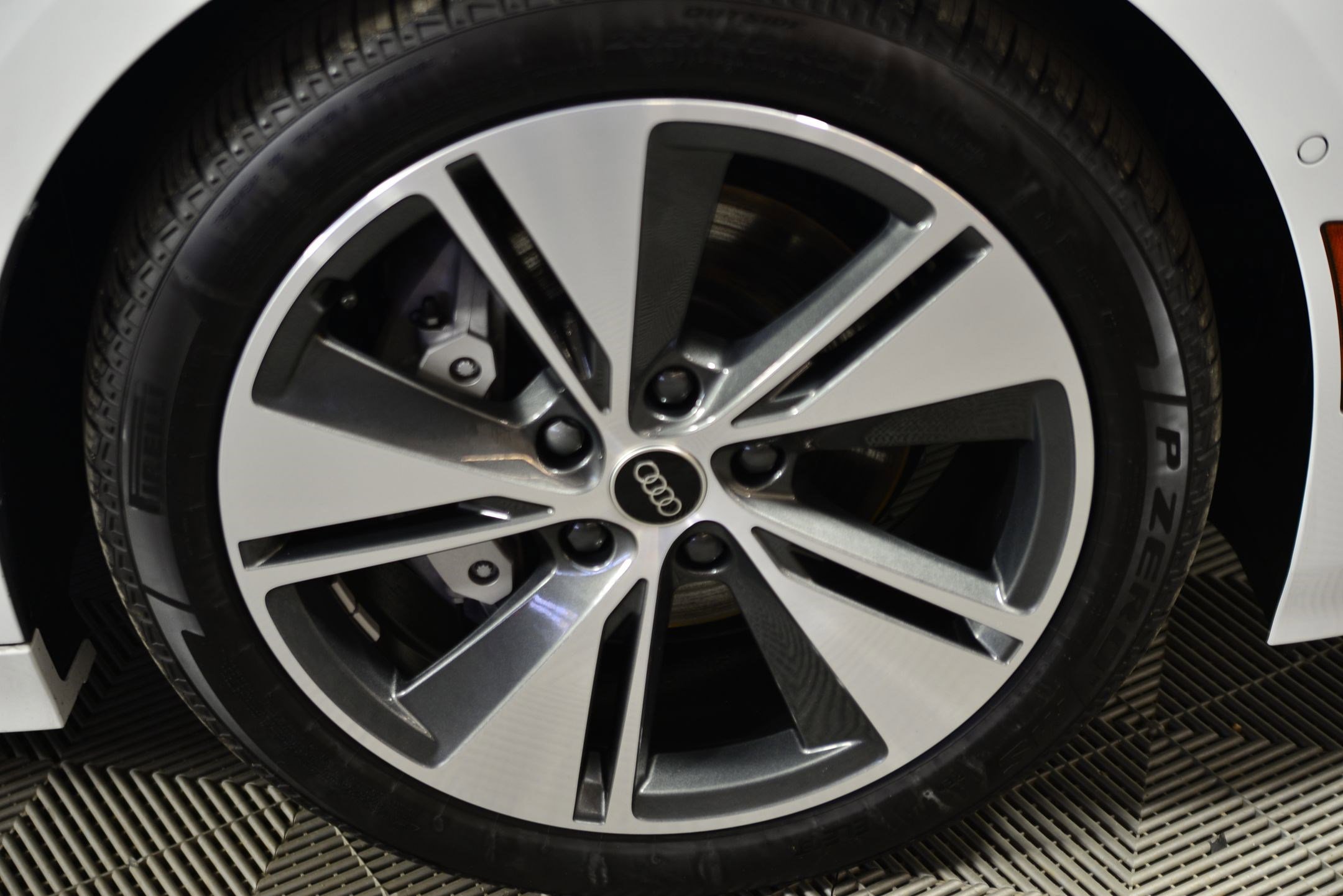 New 2025 Audi A6 e-tron Premium Plus image 9