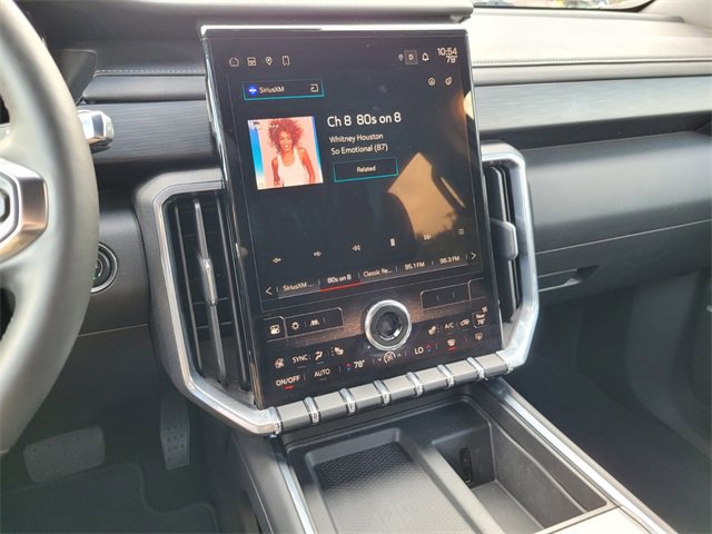 Used 2025 GMC Acadia Elevation image 32