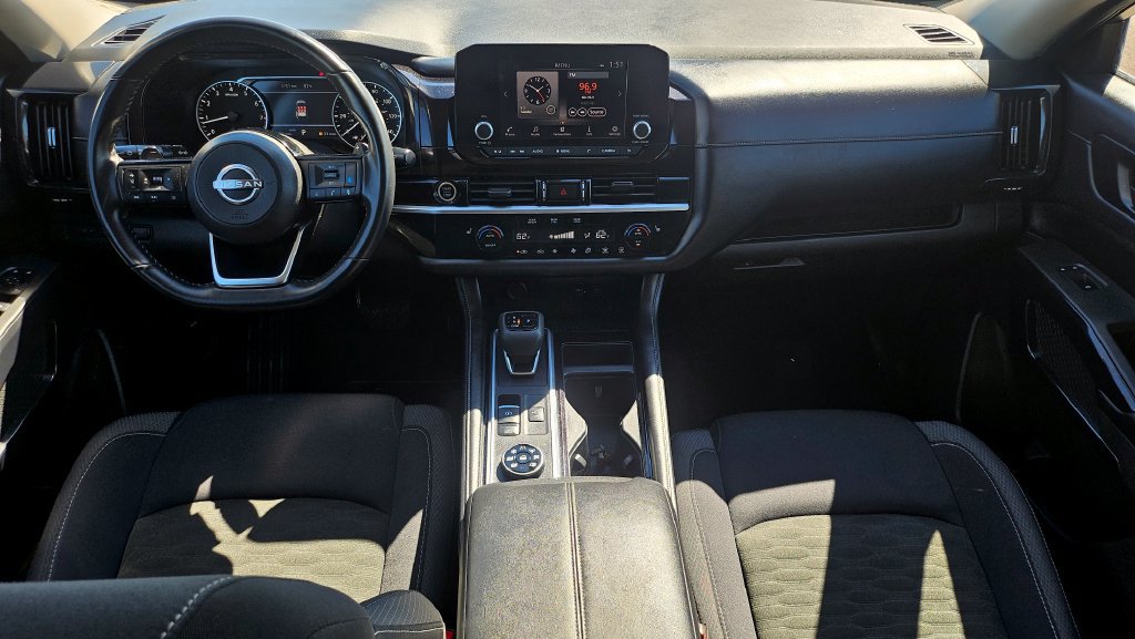 Used 2023 Nissan Pathfinder SV AWD/4WD image 5