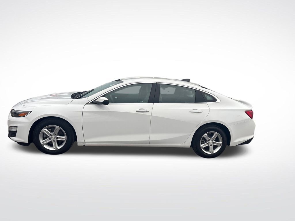Used 2020 Chevrolet Malibu LS w/ Driver Confidence Package II image 2