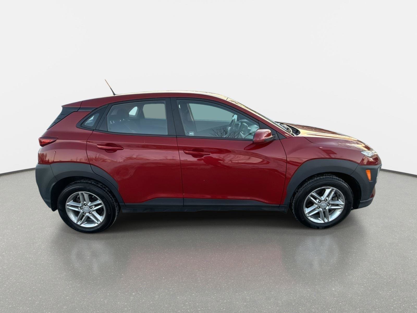 Used 2021 Hyundai Kona SE w/ Cargo Package image 4