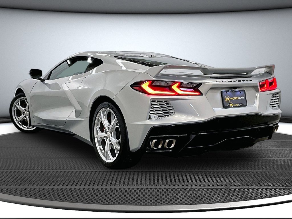Used 2022 Chevrolet Corvette Stingray Premium Cpe w/ Z51 Performance Package RWD image 4