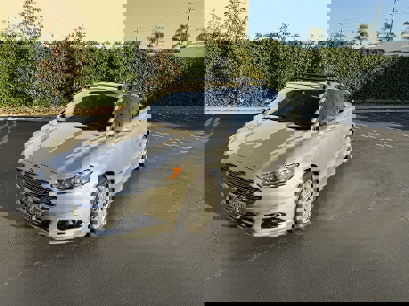 Used 2014 Ford Fusion Energi Titanium w/ Driver Assist Package image 4