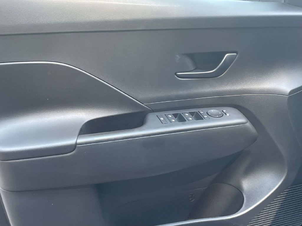 New 2026 Hyundai Kona SE FWD image 13