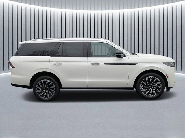 New 2025 Lincoln Navigator Black Label image 2