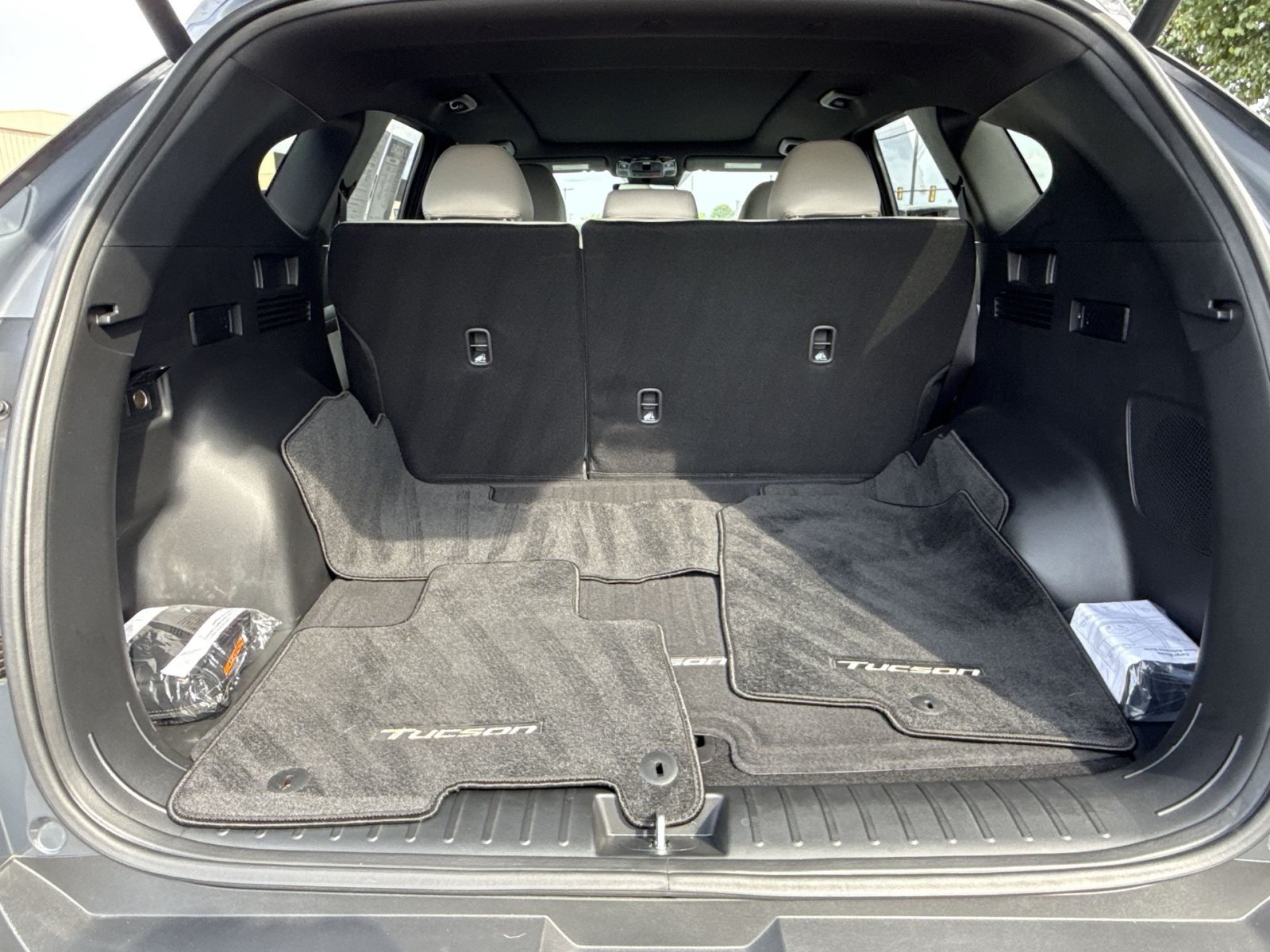 Certified 2025 Hyundai Tucson Limited AWD/4WD image 26