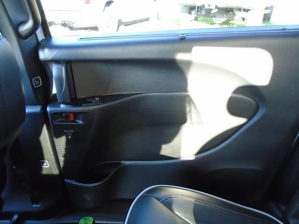 Used 2026 Chrysler Pacifica Limited w/ S Appearance Package FWD image 8