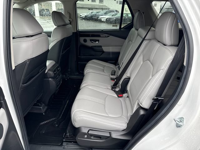 Used 2024 Honda Pilot Touring image 19