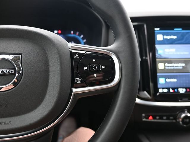 Used 2025 Volvo S60 B5 Plus image 24
