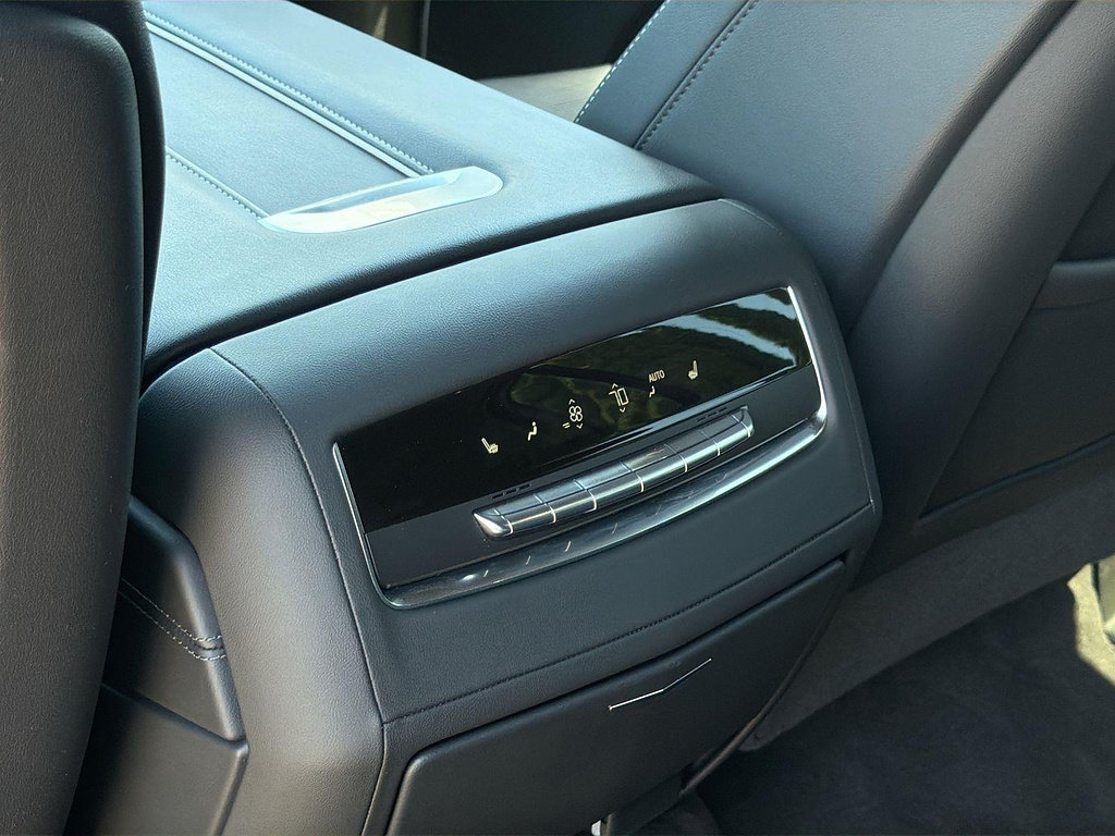 Used 2025 Cadillac Escalade ESV Sport AWD/4WD image 26