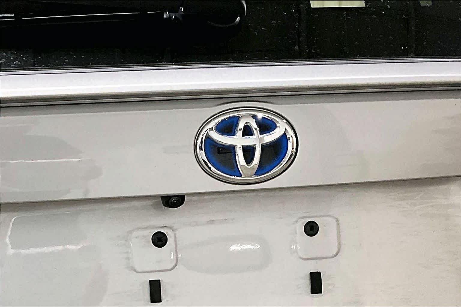Certified 2024 Toyota RAV4 XSE w/ Weather Package AWD/4WD image 31