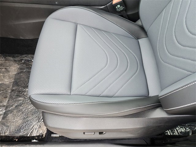 New 2025 Volkswagen Tiguan SE image 22