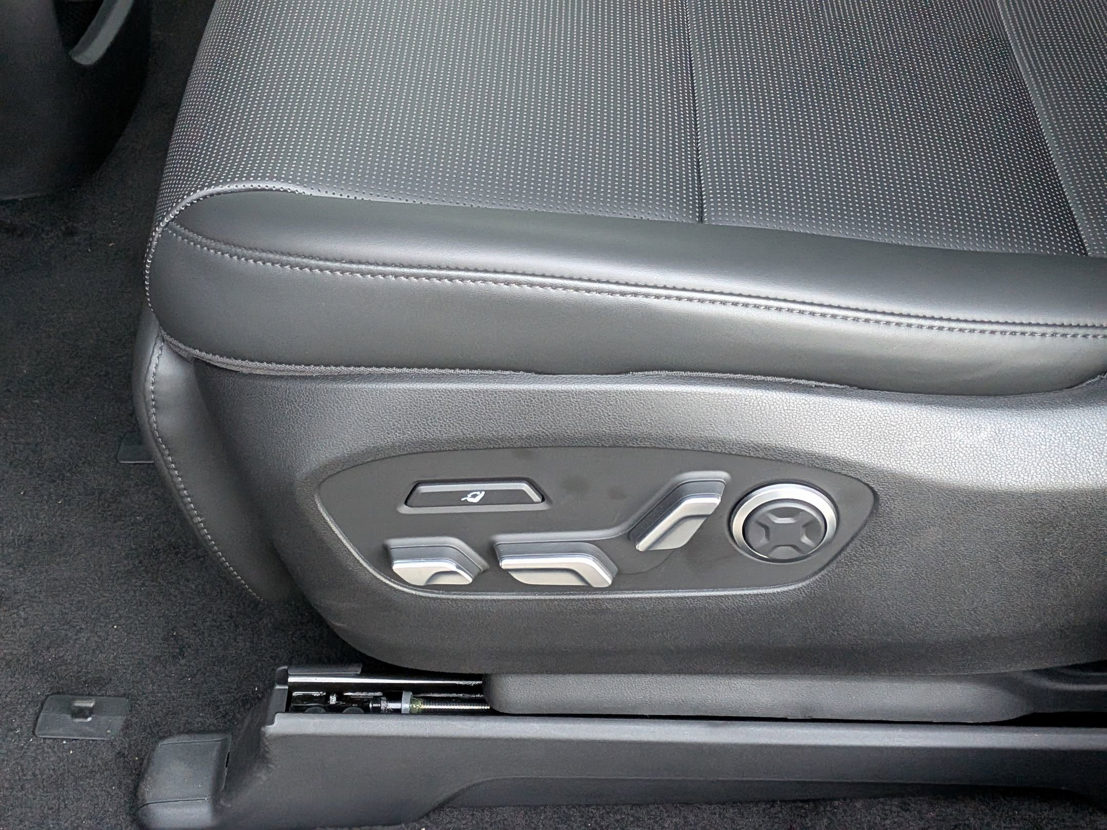 New 2026 Hyundai Ioniq 9 Limited w/ Tow & Go Package image 18