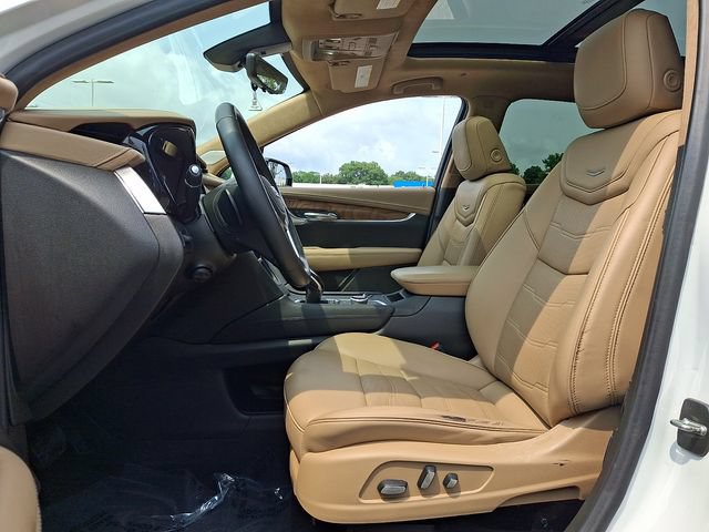 Used 2022 Cadillac XT5 Premium Luxury w/ Platinum Package AWD/4WD image 12