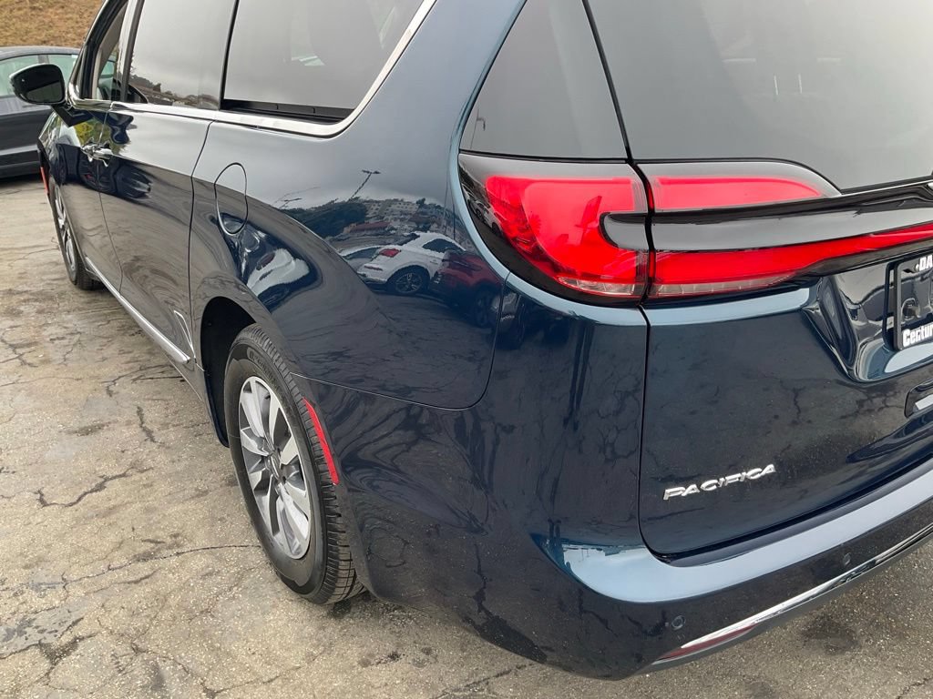 Used 2023 Chrysler Pacifica Limited FWD image 92