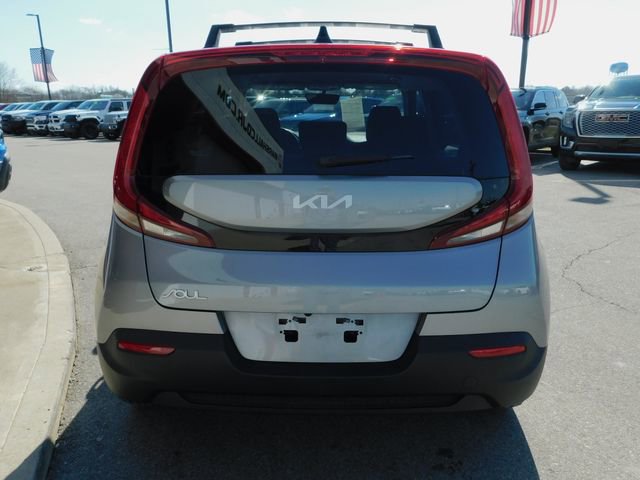 Used 2022 Kia Soul LX image 17