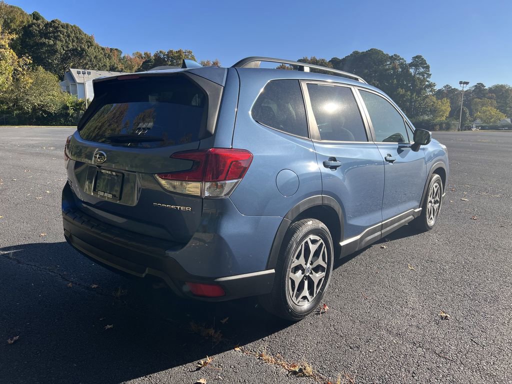 Used 2020 Subaru Forester Premium image 3