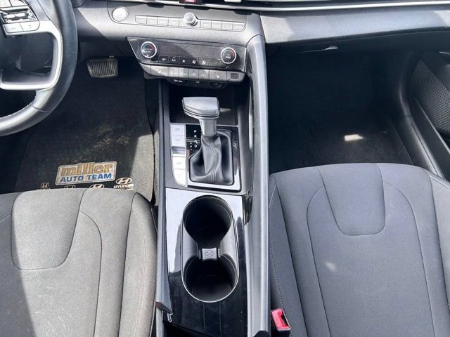 Used 2023 Hyundai Elantra SEL w/ Convenience Package FWD image 12