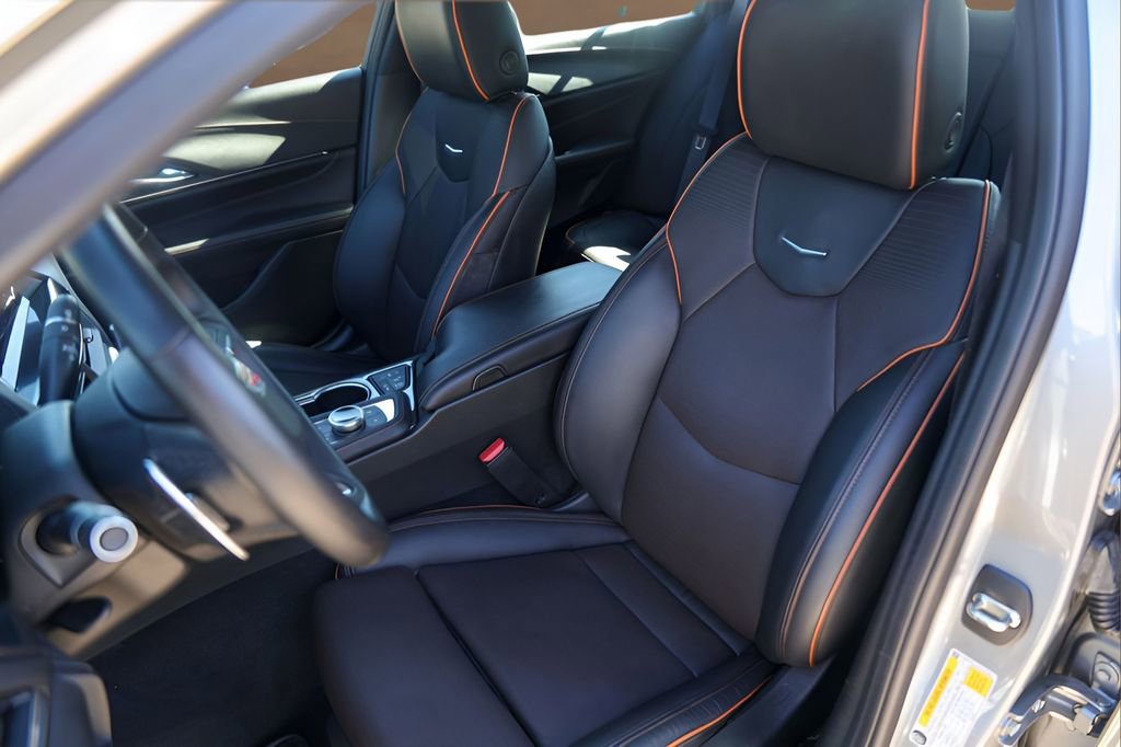 Certified 2025 Cadillac CT4 V image 7