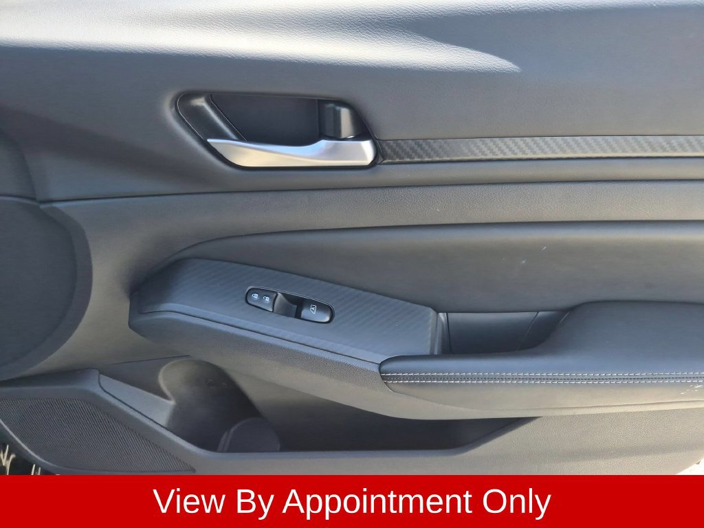 Used 2025 Nissan Altima 2.5 SV FWD image 33