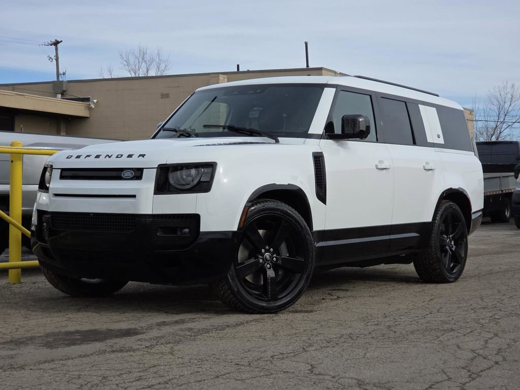 Used 2024 Land Rover Defender 130 X-Dynamic SE image 2