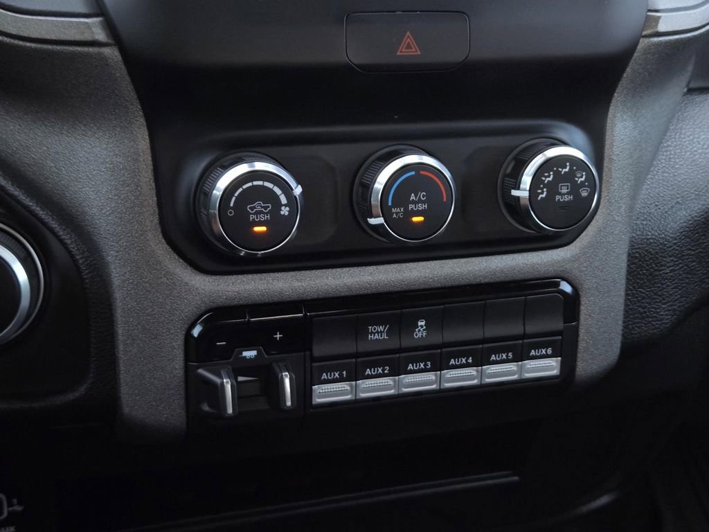 Used 2024 RAM 2500 Tradesman w/ Chrome Appearance Group AWD/4WD image 28