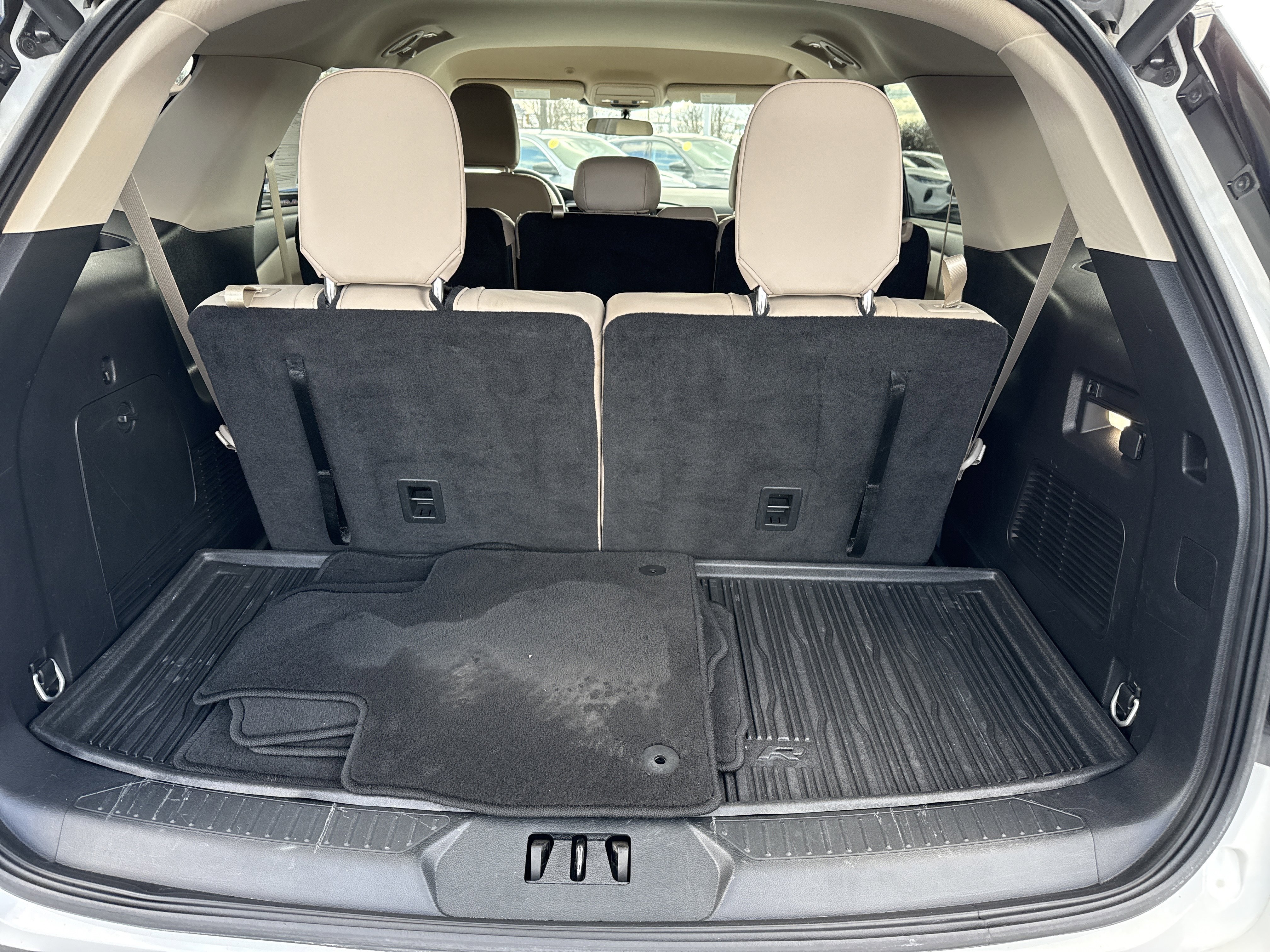 Used 2023 Ford Explorer XLT w/ Equipment Group 202A image 7