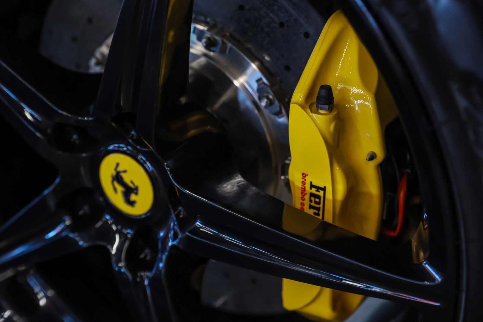 Used 2013 Ferrari 458 Spider RWD image 20