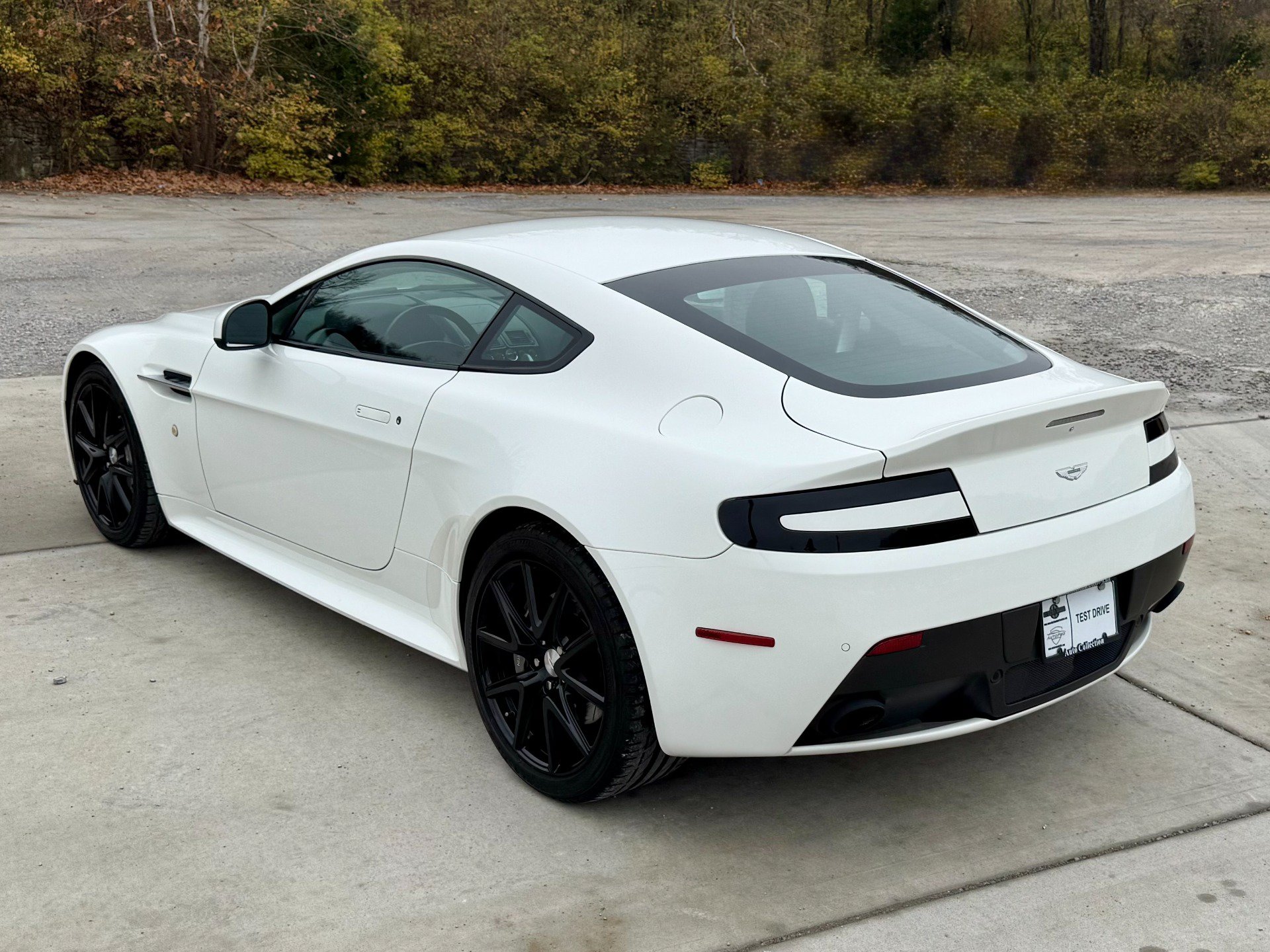 Used 2015 Aston Martin V8 Vantage GT RWD image 6