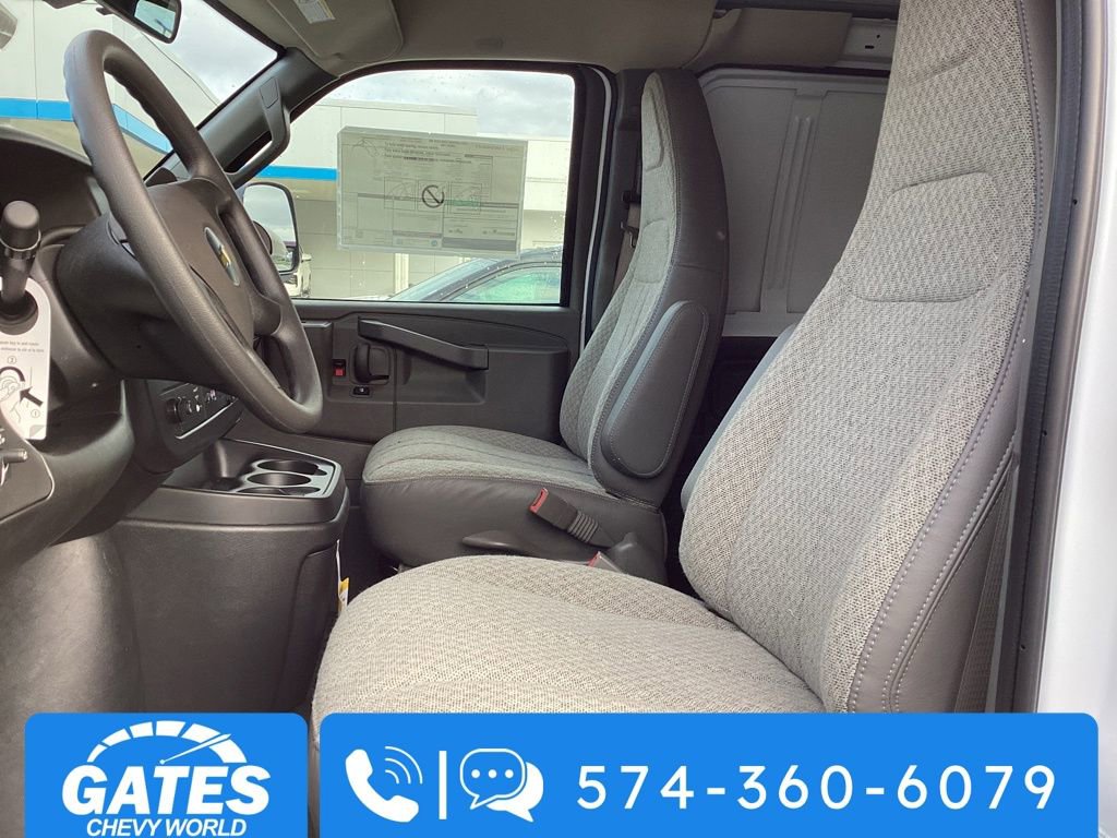 New 2025 Chevrolet Express 3500 Work Van w/ Driver Convenience Package image 5