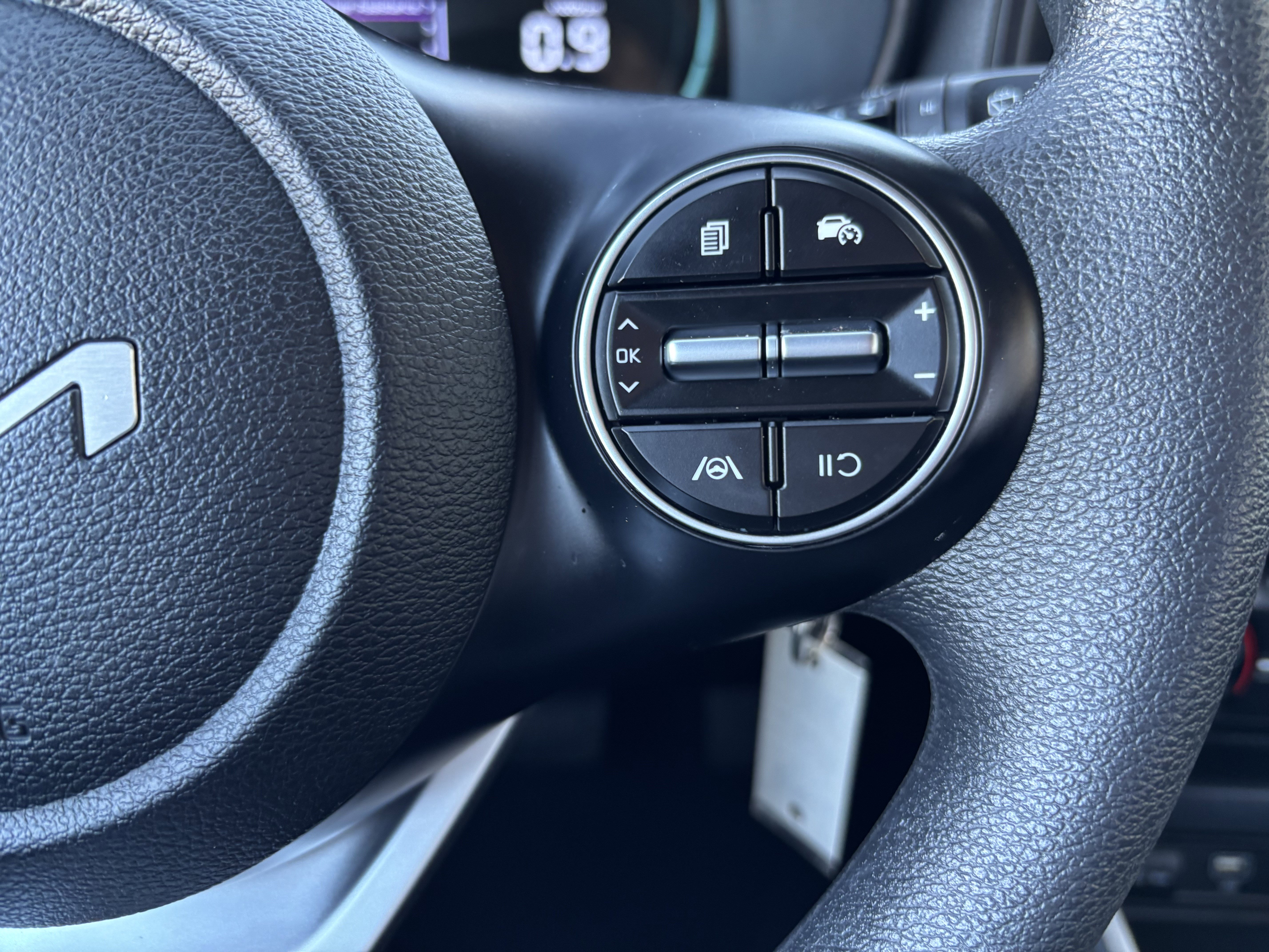 Used 2025 Kia Soul LX w/ LX Technology Package FWD image 15